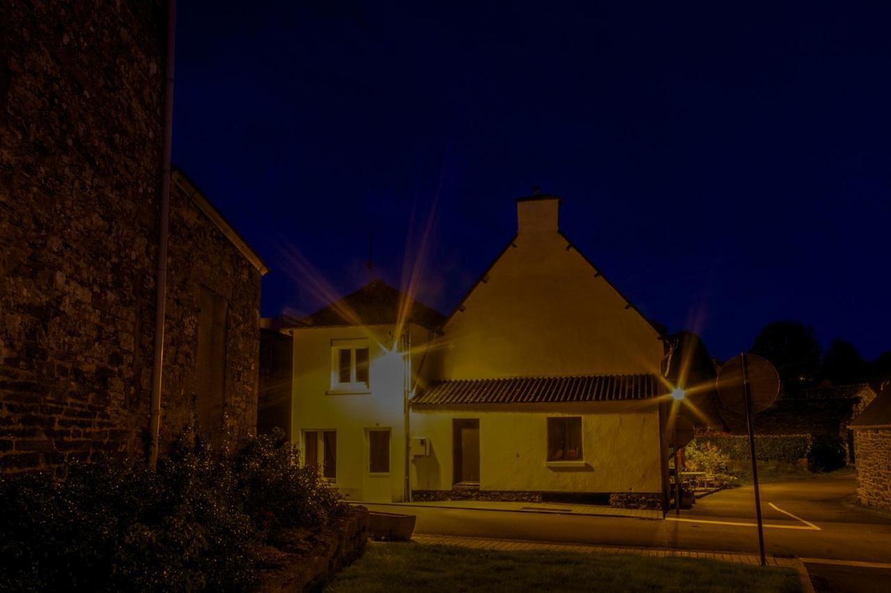 Auberge Le Canard Qui Rit Plelauff Exterior photo